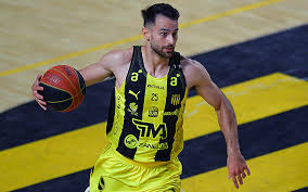 🏀❤️💚 Hoy me dio bronca y vergüenza ver el partido entre Malvin y Aguada, en la cancha del playero. Donde el playero de dejo ganar 94-84 para enfrentarse con Defensor y el Aguatero con Hebraica…Esto es un chau al DT argentino, me imagino.