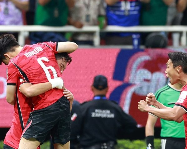Los asiáticos dieron vuelta el partido y lideran el grupo “A” junto con México, que en la apertura y debut mundialista venció a Sudáfrica.
