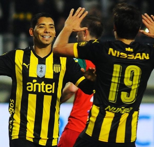 Peñarol derroto 3 a 0 ante un flojo Boston River y quedó como único líder de la Tabla Anual