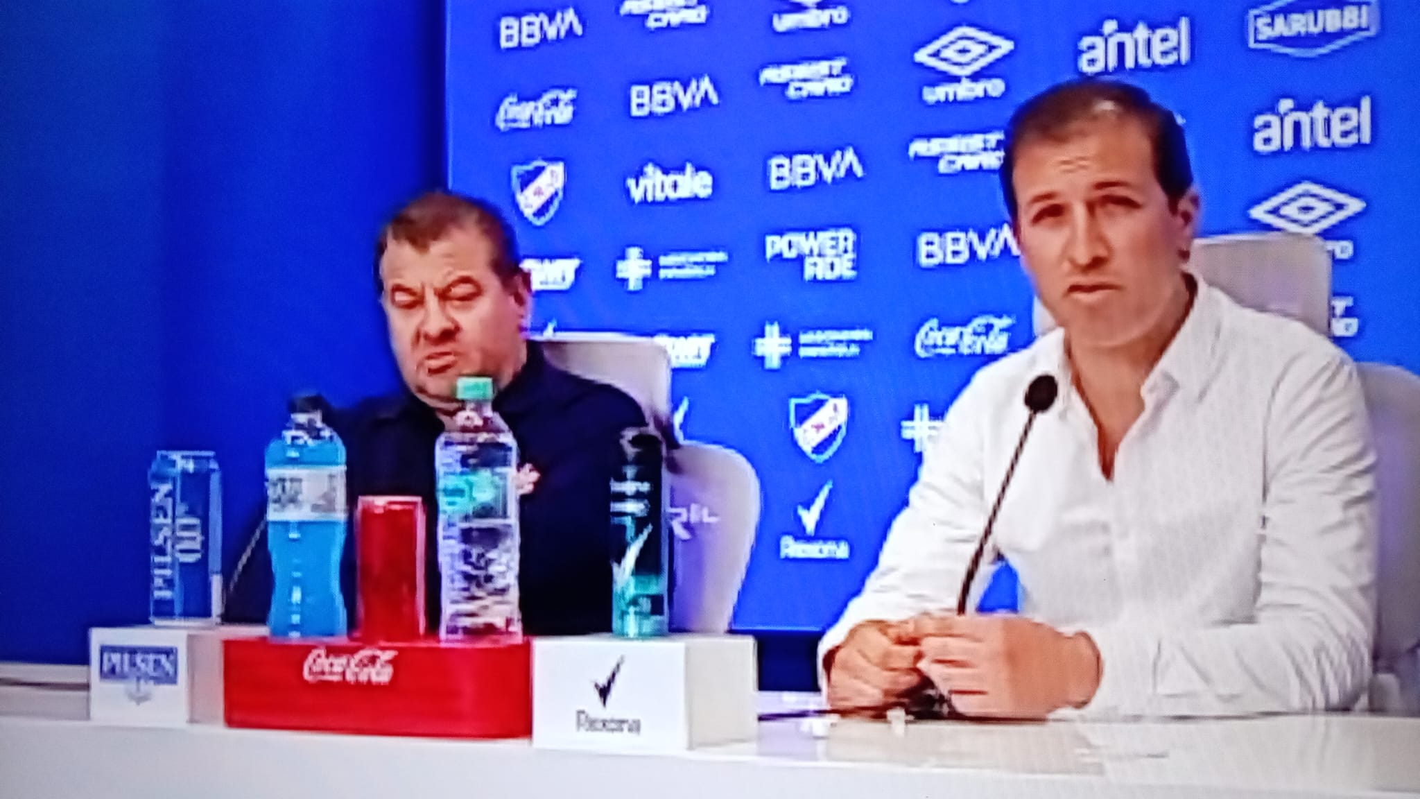 ⚽💙🤍❤️ Pablo Álvarez es el nuevo gerente deportivo, está en este momentos en plena conferencia, después de la desvinculación de Eguren.